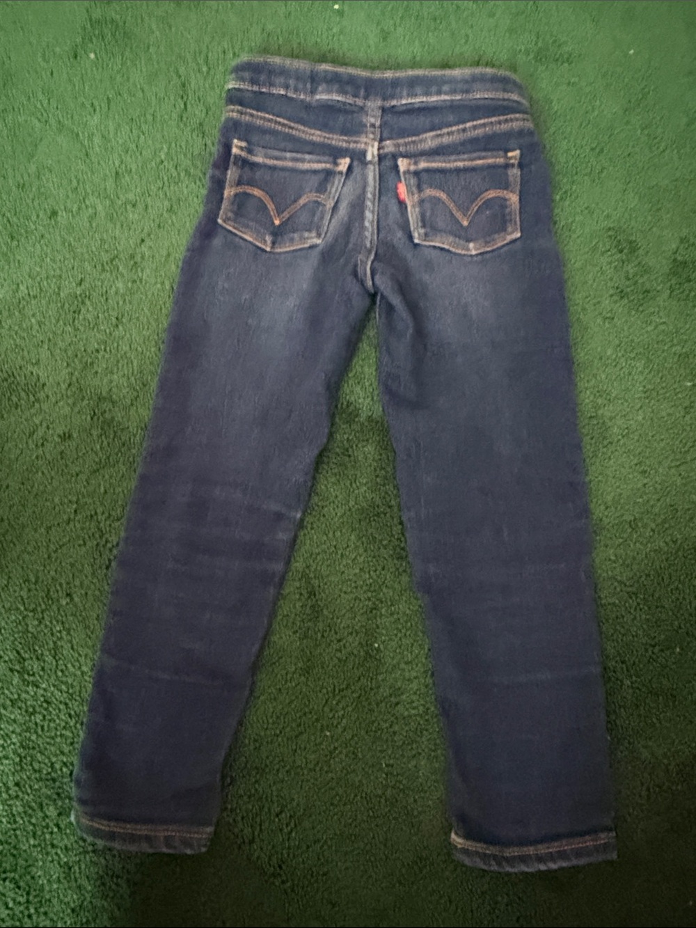 Dark Wash Levis jegging Jeans with Back Pocket Stitching